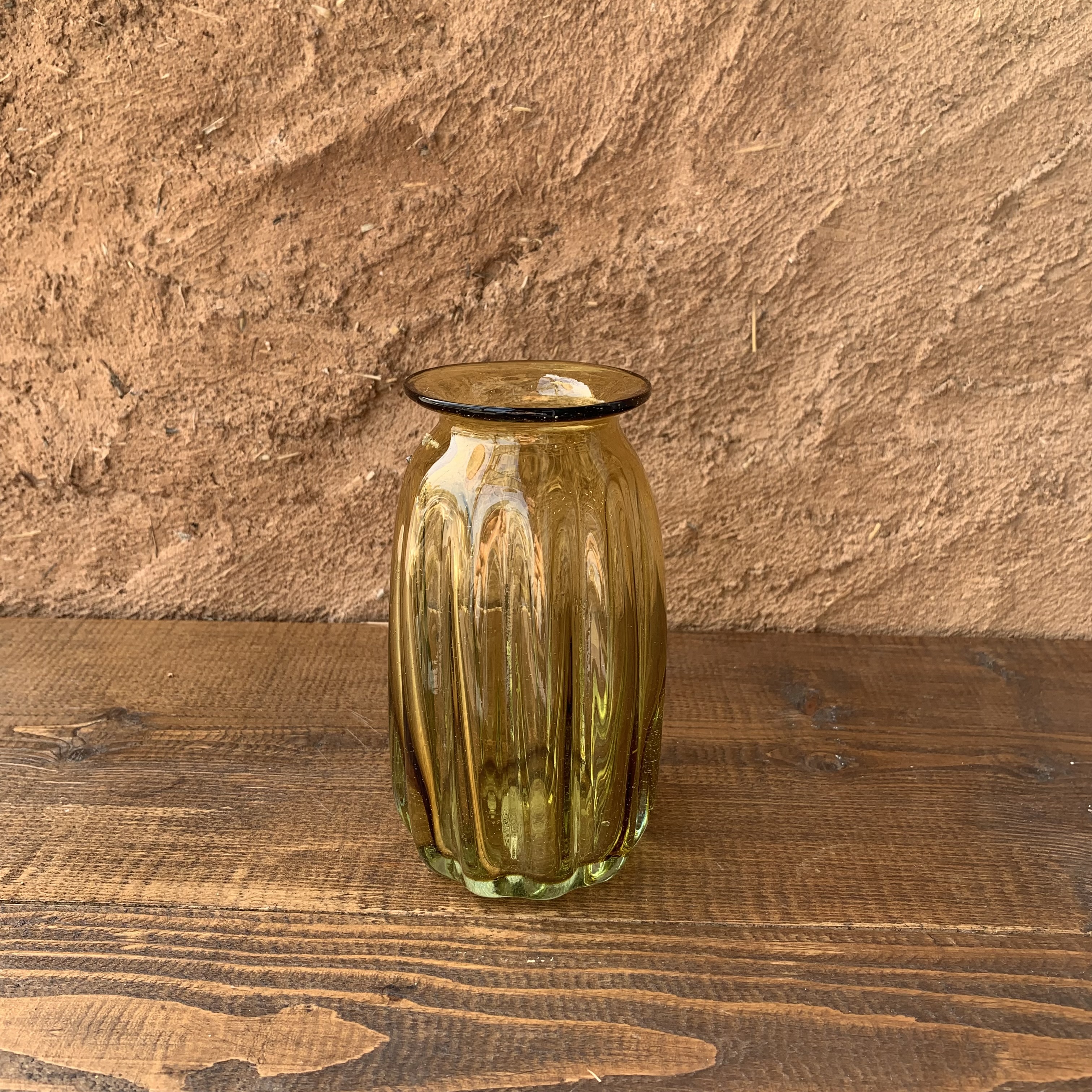 گلدان شیشه ای رنگ عسلی طرح ۳